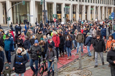 Frankfurt: Demonstration against vaccination pressure and the threat of compulsory vaccination. The