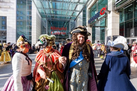LUST & PASSION & JOY OF LIFE, for the joy of the masquerade, the Elbvenezian Carnival took place in