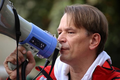 Corona protests in Mannheim: Several hundred opponents of the current corona measures gather at a