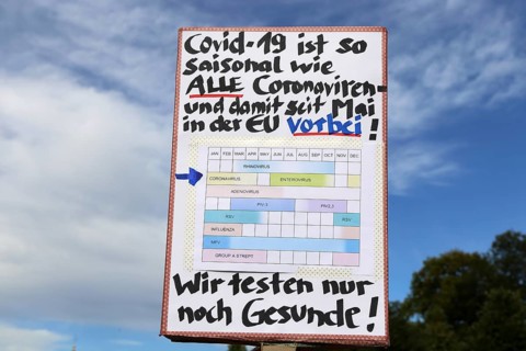 Karlsruhe: Corona protests against the measures taken by the federal government. The protests were