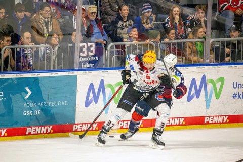 Game scene Adler Mannheim against Fischtown Pinguins Bremerhaven (PENNY DEL, German Ice Hockey