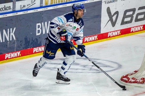 Brandon Gormley (33, Iserlohn Roosters) during the away game at Adler Mannheim on match day 41 of