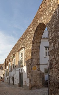 Historic 16th century Aqueduct, Aqueduto da Agua de Prata, designed by Francisco de Arruda