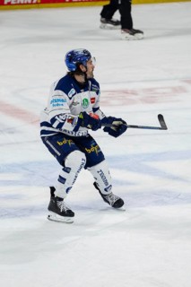 Hubert Labrie (16, Iserlohn Roosters) during the away game at Adler Mannheim on match day 41 of the