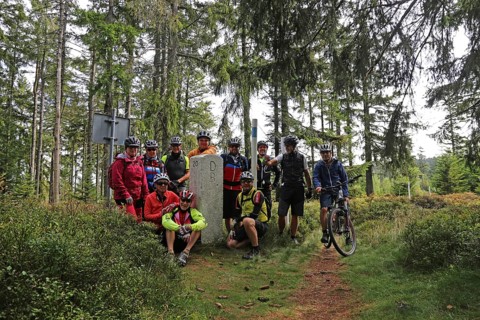 Mountain bike tour through the Bavarian Forest with the DAV Summit Club: State border on the Osser