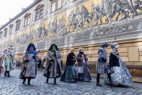 LUST & PASSION & JOY OF LIFE, for the joy of the masquerade, the Elbvenezian Carnival took place in