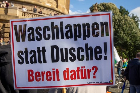 Citizens' protests in Mannheim. The participants held signs protesting against arms deliveries,