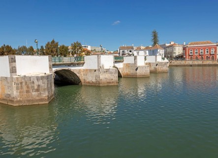Ponte Romana de Tavira, Roman Bridge spanning the River Gilao, town of Tavira, Algarve, Portugal,
