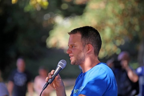 Mannheim: Lawyer Markus Haintz speaks at a vigil against the federal government's coronavirus