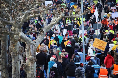 Mainz: A demonstration against the coronavirus measures took place under the slogan One year of