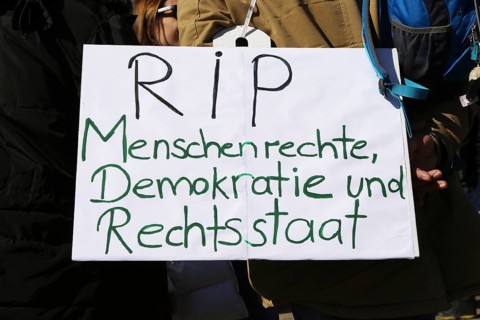 Large demonstration by critics of the corona measures in Kassel: Protests took place simultaneously