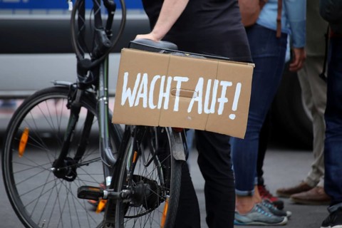 Berlin: The planned lateral thinkers' demonstration for peace and freedom against the German