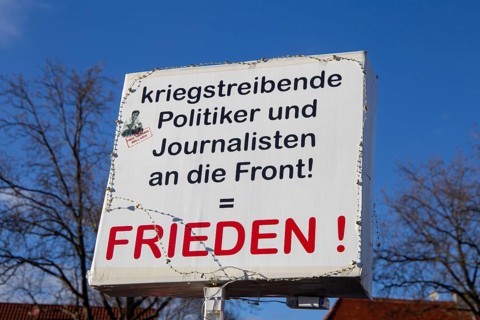 Demonstration in Landau in der Pfalz in favour of peace negotiations, affordable energy and living