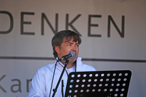 Karlsruhe: Michael Ballweg speaks at the Corona protests against the measures taken by the federal