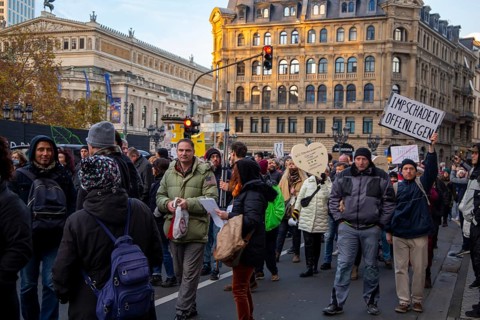 Frankfurt: Demonstration against vaccination pressure and the threat of compulsory vaccination. The