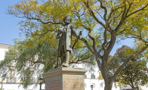 Statue sculpture of Vasco da Gama discoverer of Natal, South Africa in 1497, Jardim Publico, Evora,