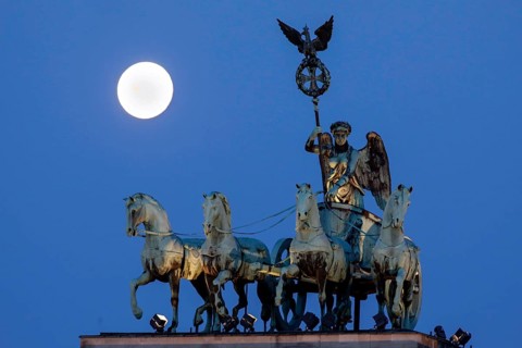 Full moon over the Quadriga at the Brandenburg Gate, Berlin, 30/03/2021
