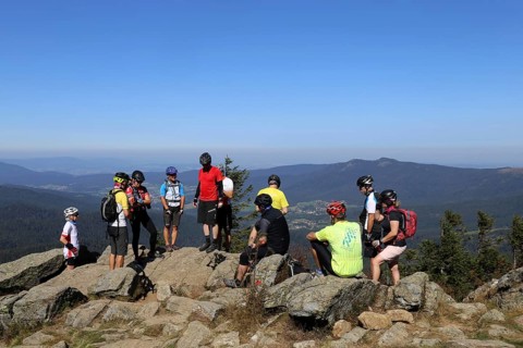 Mountain bike tour through the Bavarian Forest with the DAV Summit Club: On the summit of the