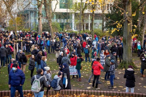 Frankfurt: Demonstration against vaccination pressure and the threat of compulsory vaccination. The