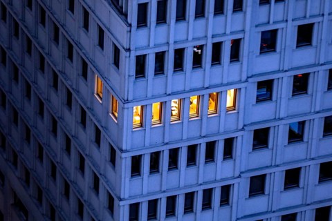 The last employee in this office can switch off the lights and call it a day, Berlin, 20/04/2021