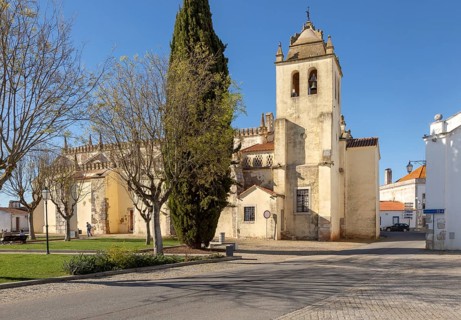 Church Igreja Matriz de Nossa Senhora da Assuncaoin, village of Alvito, Beja District, Baixo