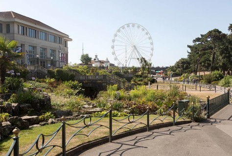 Pavilion and Big Wheel ferris wheel from Lower Gardens, Bourne Valley Greenway, Bournemouth,