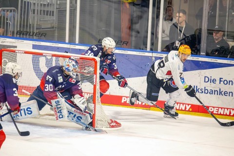 Game scene Adler Mannheim against Fischtown Pinguins Bremerhaven (PENNY DEL, German Ice Hockey