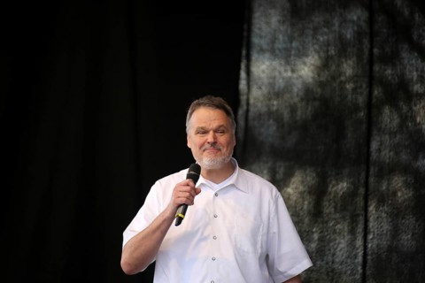 Molecular biologist Dr Stefan Lanka speaks at the large-scale lateral thinking demonstration in