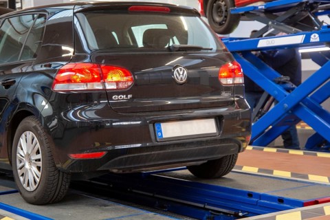VW Golf at TUeV (Ludwigshafen, Germany)