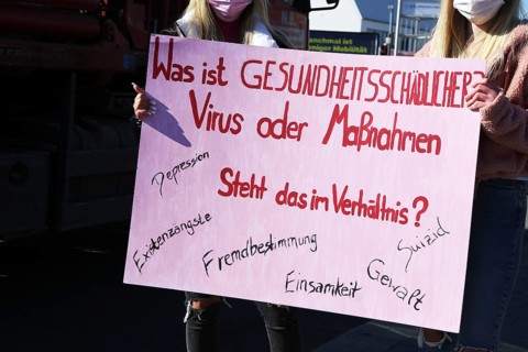 Rally against the corona measures: Demonstrators express their criticism of the corona policy with