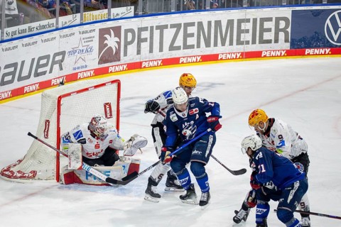 Game scene Adler Mannheim against Fischtown Pinguins Bremerhaven (PENNY DEL, German Ice Hockey