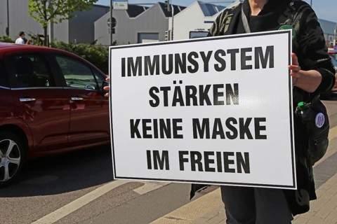 Rally against the corona measures: Demonstrators express their criticism of the corona policy with