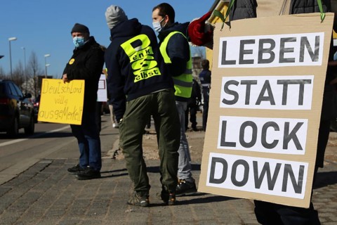 Rally against the corona measures: Demonstrators express their criticism of the corona policy with