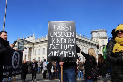 Large demonstration by critics of the corona measures in Kassel: Protests took place simultaneously