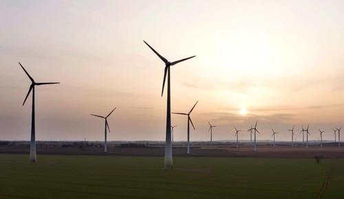 Windmills in a wind farm, Nauen, 03/03/2021