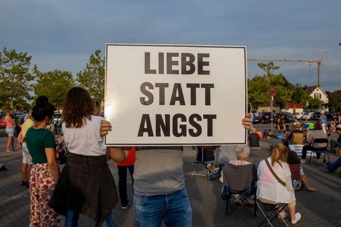 Monday demonstration against the corona measures in Bad Duerkheim under the motto Talking together,