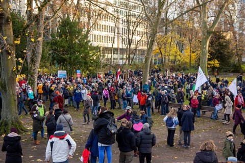 Frankfurt: Demonstration against vaccination pressure and the threat of compulsory vaccination. The