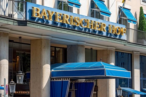 Hotel Bayerischer Hof, entrance with gold lettering and canopy, luxury hotel, venue of the Munich