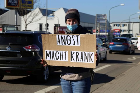Rally against the corona measures: Demonstrators express their criticism of the corona policy with