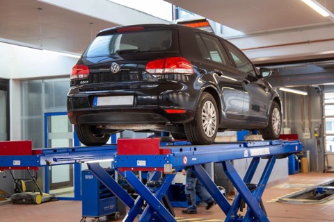 VW Golf at TUeV (Ludwigshafen, Germany)