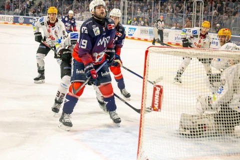 Game scene Adler Mannheim against Fischtown Pinguins Bremerhaven (PENNY DEL, German Ice Hockey