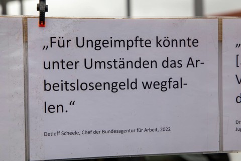 Karlsruhe, 10 December 2023: Large demonstration in favour of reappraisal of the coronavirus