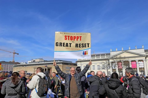 Large demonstration by critics of the corona measures in Kassel: Protests took place simultaneously