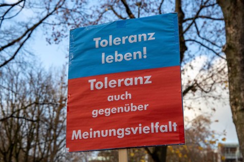 Frankfurt: Demonstration against vaccination pressure and the threat of compulsory vaccination. The