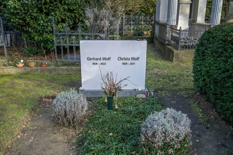 Gerhard and Christa Wolf, Grave, Dorotheenstaedtischer Friedhof, Chausseestrasse, Mitte, Berlin,
