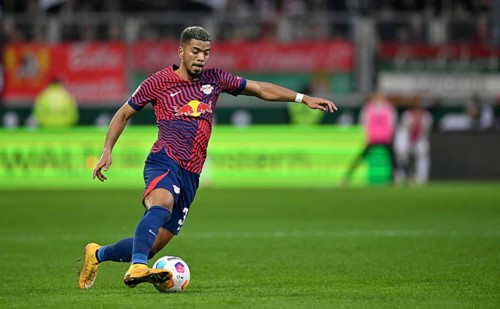 Benjamin Henrichs (39) RasenBallsport Leipzig RBL on the ball WWK Arena, Augsburg, Bavaria,