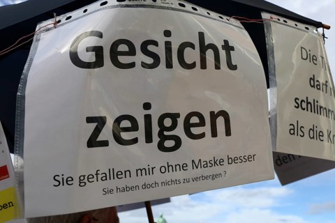 Karlsruhe: Corona protests against the measures taken by the federal government. The protests were