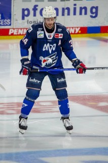 Tom Kuehnhackl (34, Adler Mannheim) at the home game on match day 41 of the 2023/2024 DEL (German