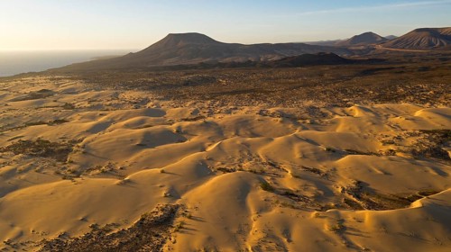 Sand dunes near Corralejo, shifting sand dunes, Fuerteventura, Canary Islands, Spain, Europe