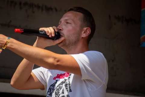 Rapper and peace activist Kilez More sings against war and armament and in favour of diplomacy and
